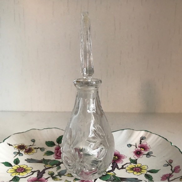 Vintage Princess House Etched Pressed Crystal Perfume Bottle and Fan Sto… - Picture 6 of 9